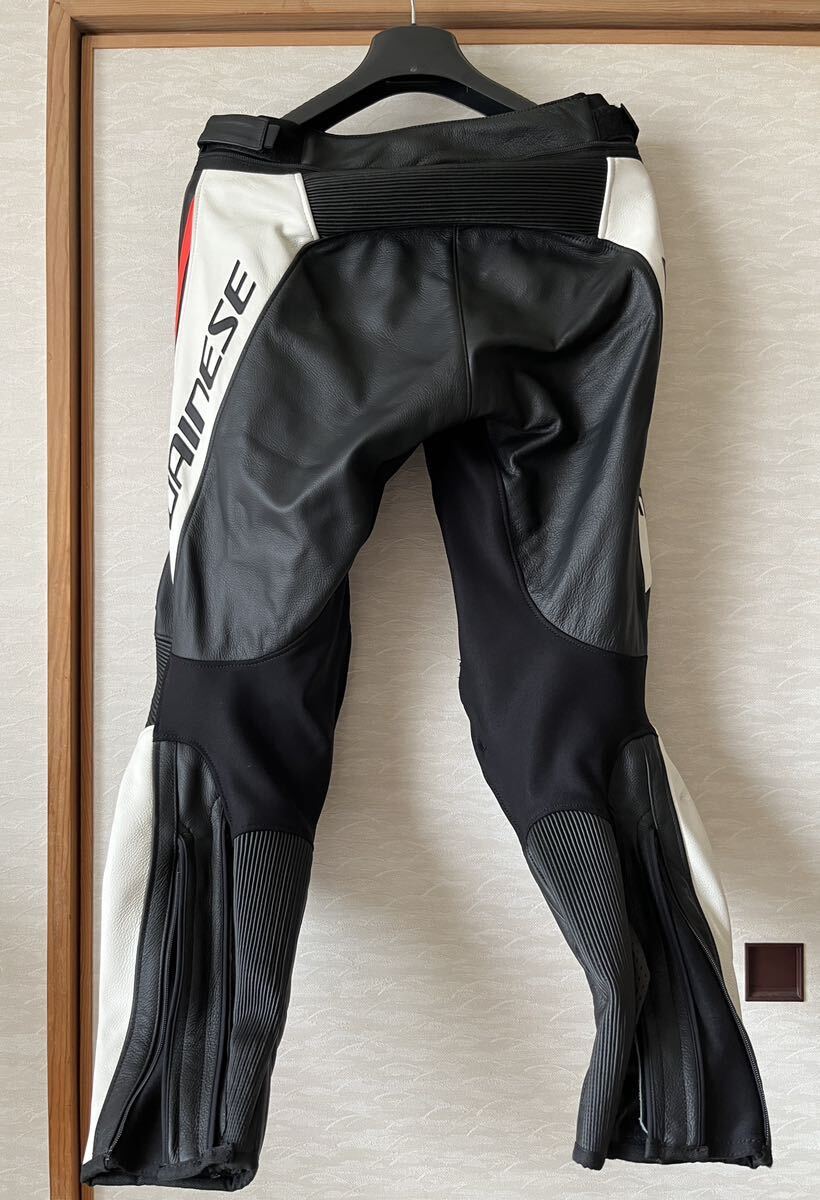 ダイネーゼ レザーパンツ サイズ52 仰ぐ 美品 ダイネーゼ レザーパンツ サイズ52 仰ぐ 美品