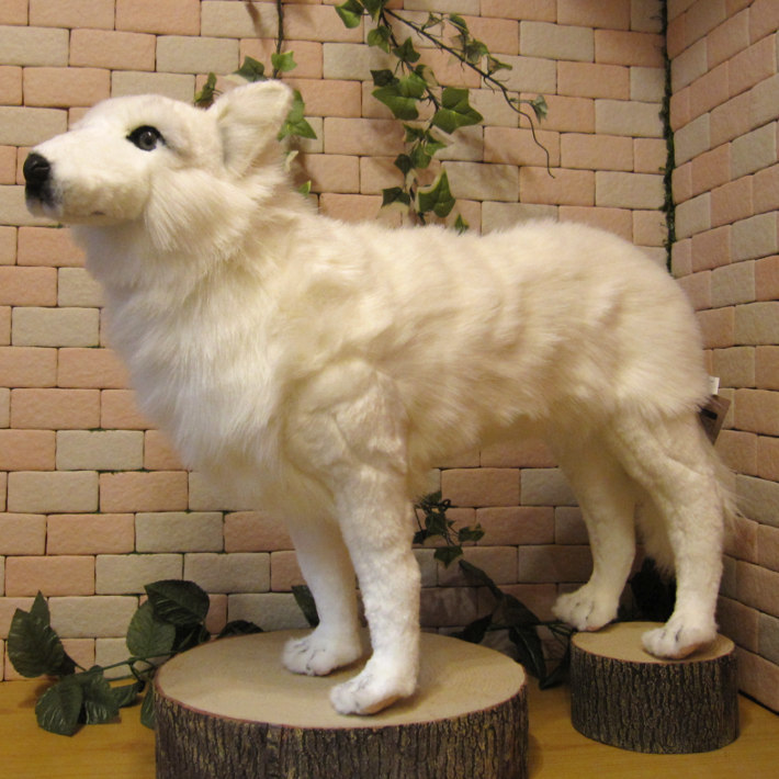 リアルな狼のぬいぐるみ　白オオカミ　ビッグサイズ　ホワイト　ウルフ　動物オブジェ　置物　アニマルグッズ　フィギュア　インテリア