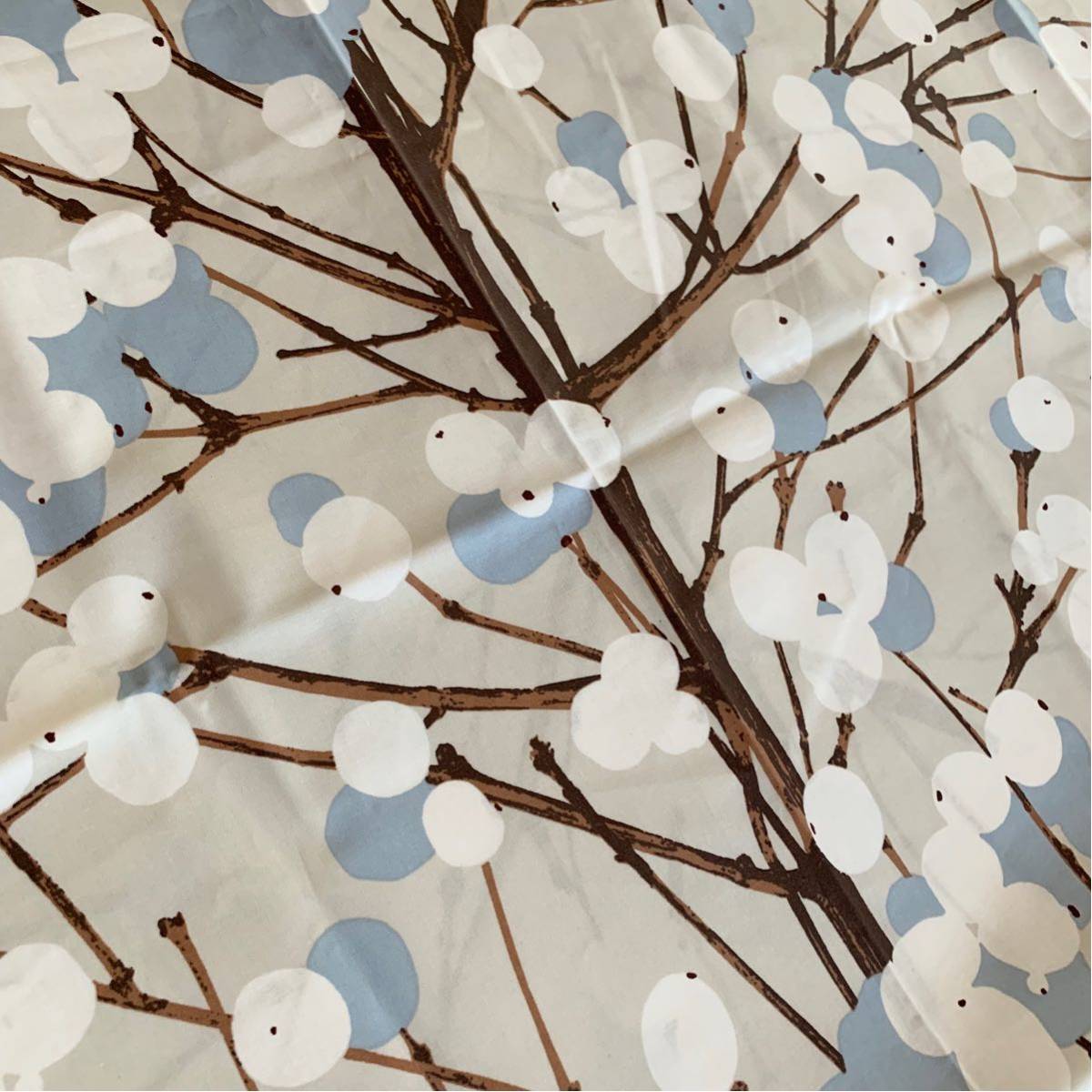 新品☆marimekko 撥水加工 はぎれ 生地 ルミマルヤ ベージュ