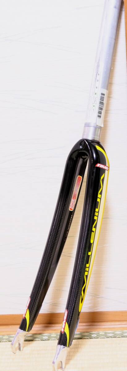 FRM-05064 3T FUNDA カーボンフォーク 1-1/8インチ 382g コラム FRM-05064 3T FUNDA カーボンフォーク 1-1/8インチ 382g コラム
