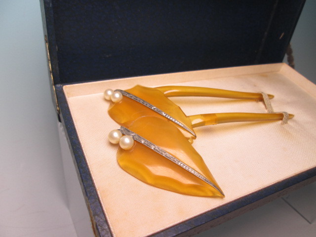 [. month ] antique *book@ tortoise shell engraving skill book@ pearl decoration. ornamental hairpin also case attaching 