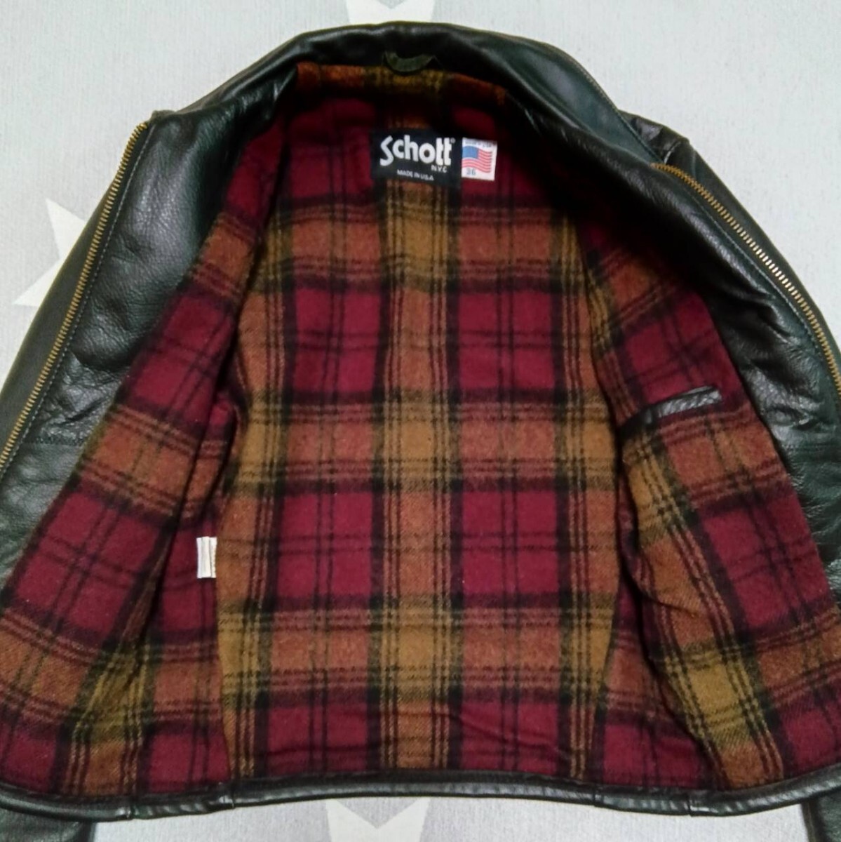 美品 米国製 SCHOTT ライダースジャケット 681 肉厚 牛革 36 美品 米国製 SCHOTT ライダースジャケット 681 肉厚 牛革 36
