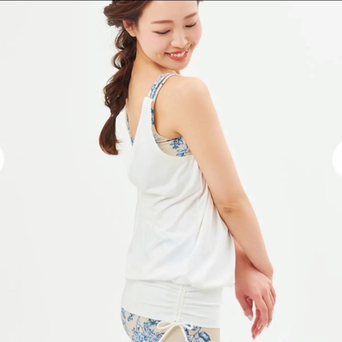 SUKALA】ボタニカルシャーリングカバータンク☆M - ヨガ・ピラティス SUKALA】ボタニカルシャーリングカバータンク☆M - ヨガ・ピラティス