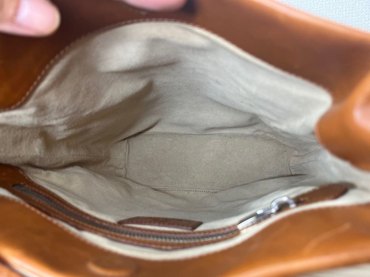 良品 HIROFU ヒロフ Hロゴ型押し 本革レザー ワンショルダー 良品 HIROFU ヒロフ Hロゴ型押し 本革レザー ワンショルダー
