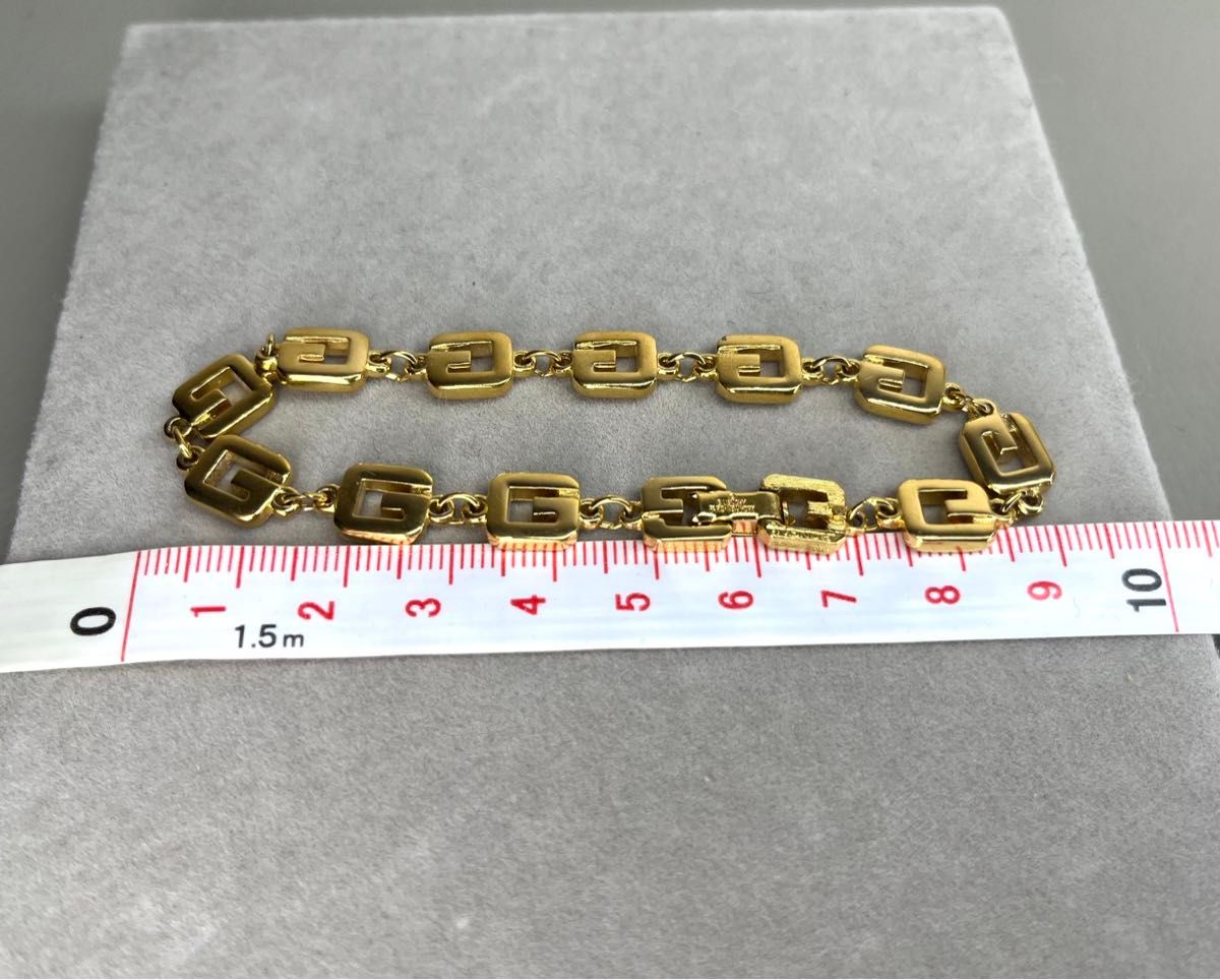 美品 GIVENCHY ジバンシー Gロゴ ブレスレット ゴールド 金 美品 GIVENCHY ジバンシー Gロゴ ブレスレット ゴールド 金