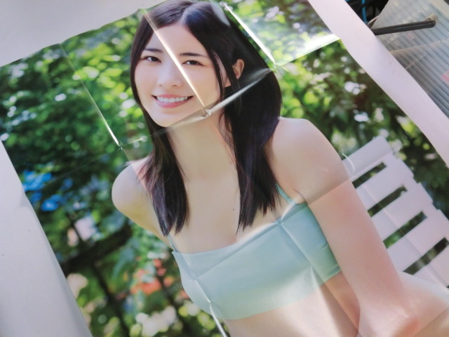 ★松井珠理奈　ポスター　水着　84×54　未使用保管★_画像2