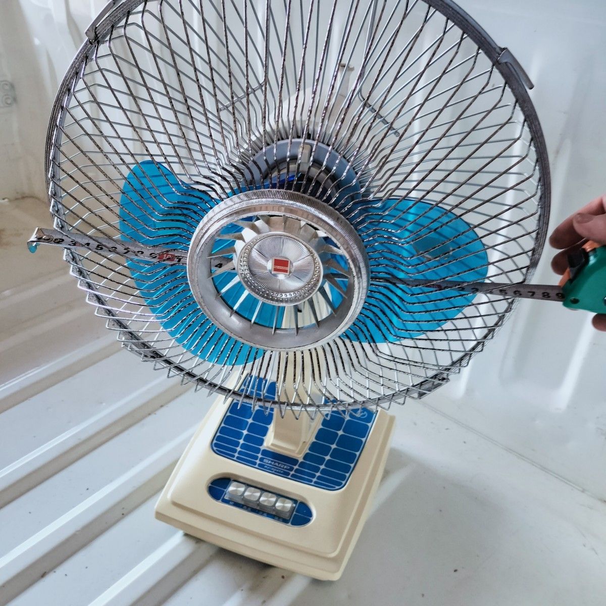 昭和レトロ】シャープ 扇風機 PJ-304TF 羽折れジャンク 部品取り 昭和レトロ】シャープ 扇風機 PJ-304TF 羽折れジャンク 部品取り