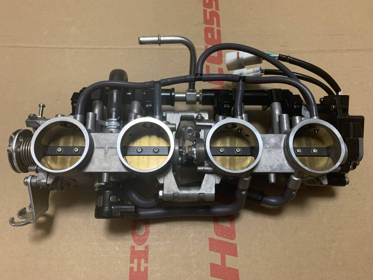 希少品 GSX-R1000/GSXR1000/K7 K8/07 08年式用純正スロットル 希少品 GSX-R1000/GSXR1000/K7 K8/07 08年式用純正スロットル
