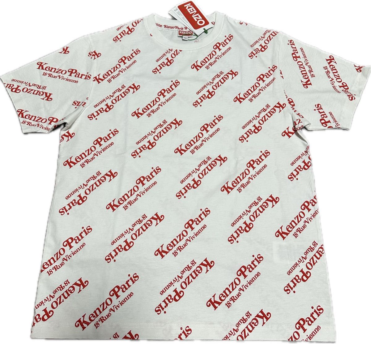 KENZO(ケンゾー) タグ付き新品 全面ロゴTシャツ 今期商品 白 KENZO(ケンゾー) タグ付き新品 全面ロゴTシャツ 今期商品 白