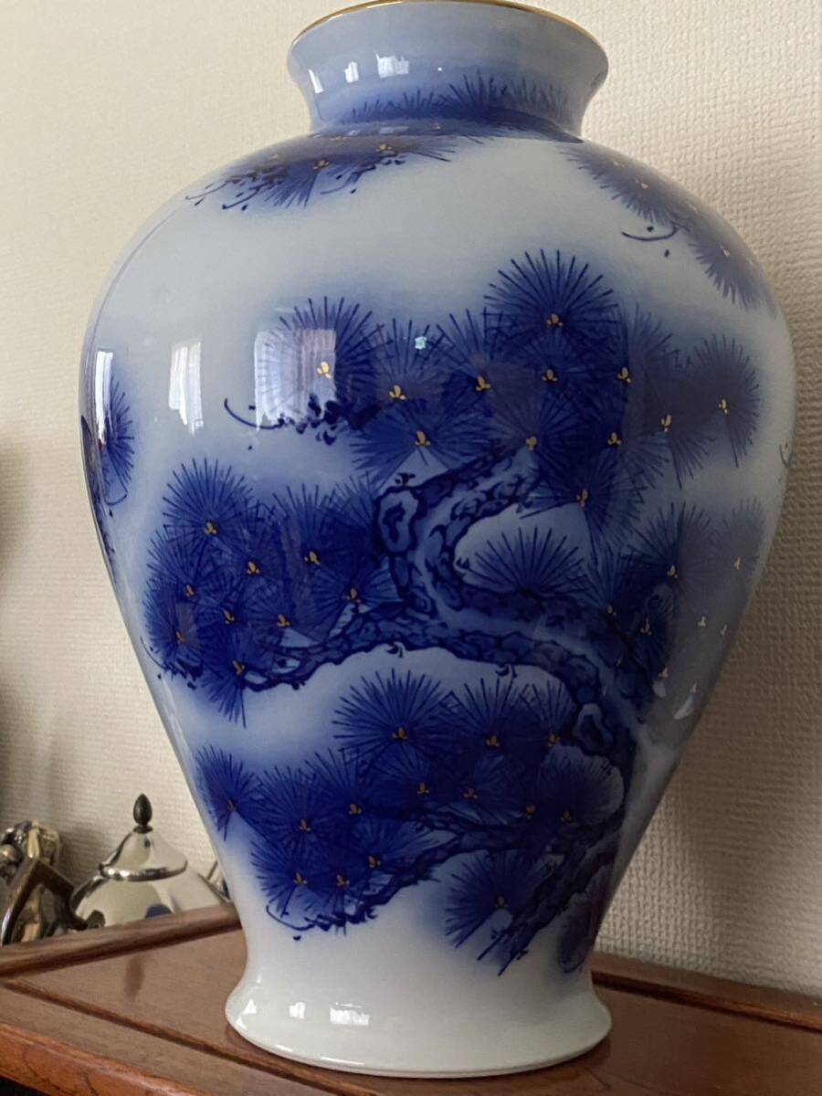 香蘭社 花瓶 壺松染錦模老松文点金高34cm X幅26cm X口径11.30cm 香蘭社 花瓶 壺松染錦模老松文点金高34cm X幅26cm X口径11.30cm