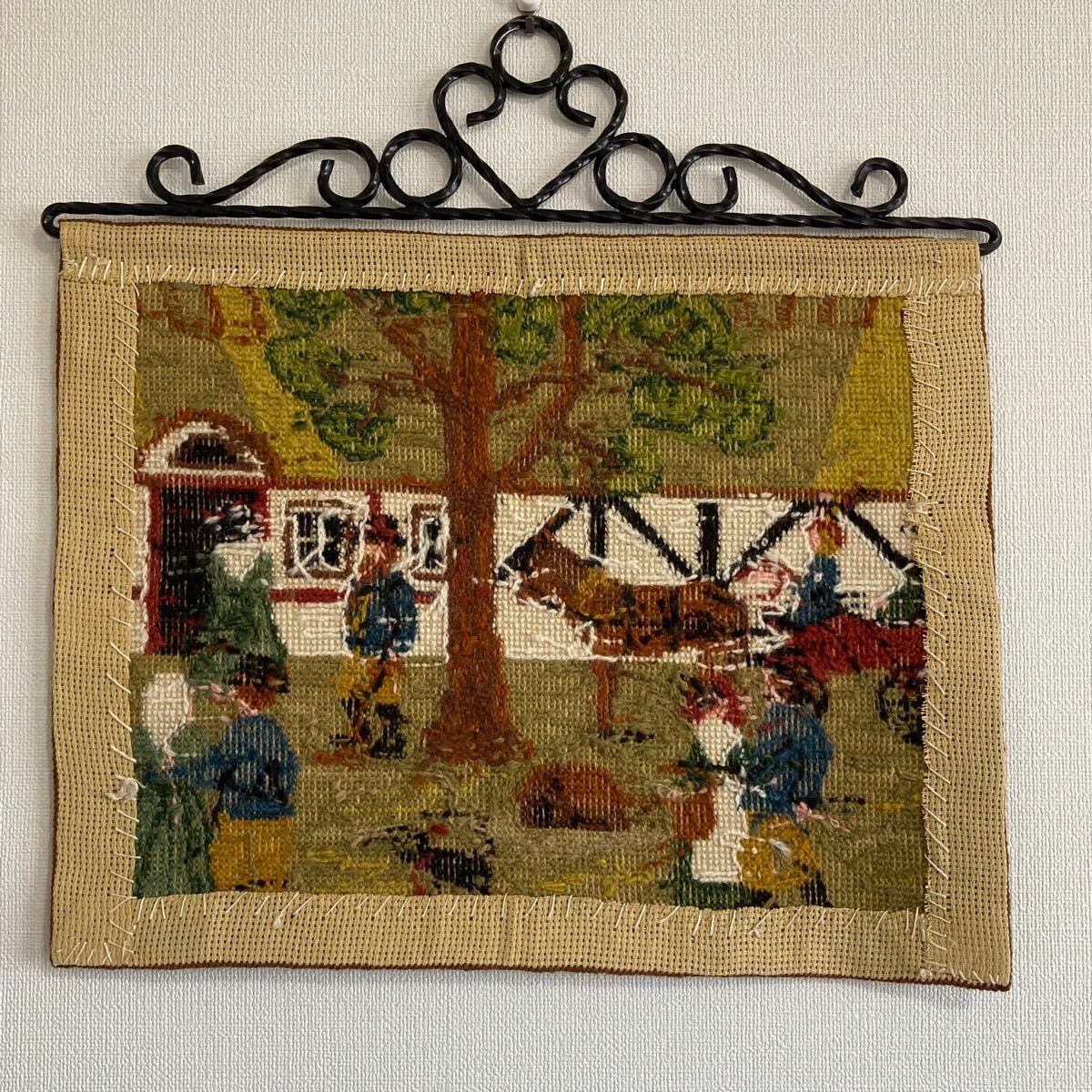 北欧 ヴィンテージ ツヴィスト刺繍 壁飾り スウェーデン 雑貨 街 北欧 ヴィンテージ ツヴィスト刺繍 壁飾り スウェーデン 雑貨 街