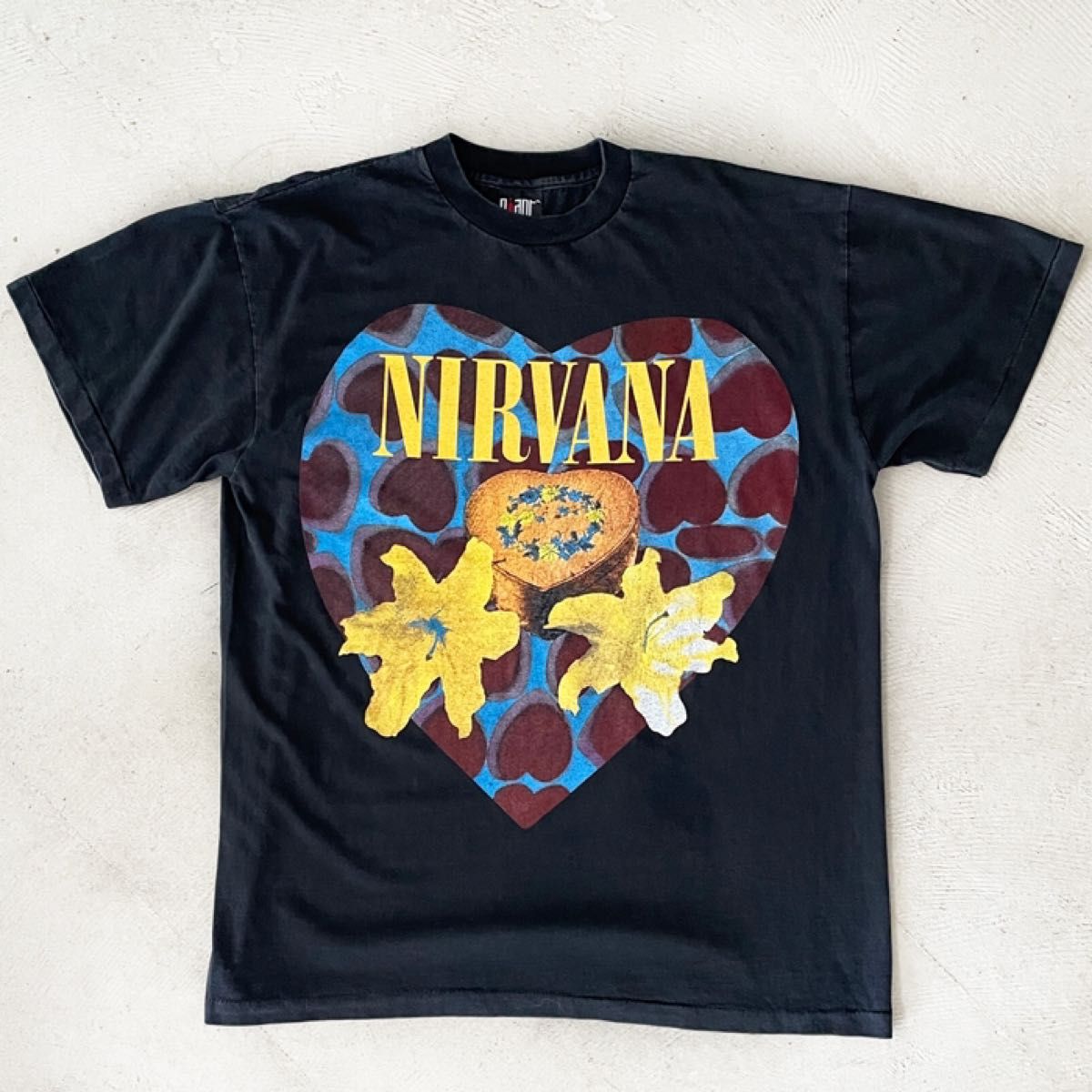 NIRVANA ハートシェイプド ボックス Tシャツ L ニルヴァーナ NIRVANA ハートシェイプド ボックス Tシャツ L ニルヴァーナ