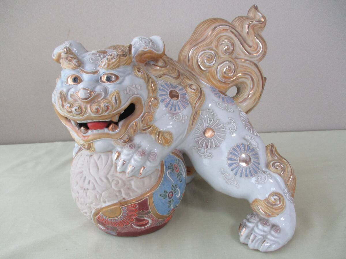 九谷焼の【獅子】 陶器製・陶芸・唐獅子・白獅子・玉乗り獅子 九谷焼の【獅子】 陶器製・陶芸・唐獅子・白獅子・玉乗り獅子