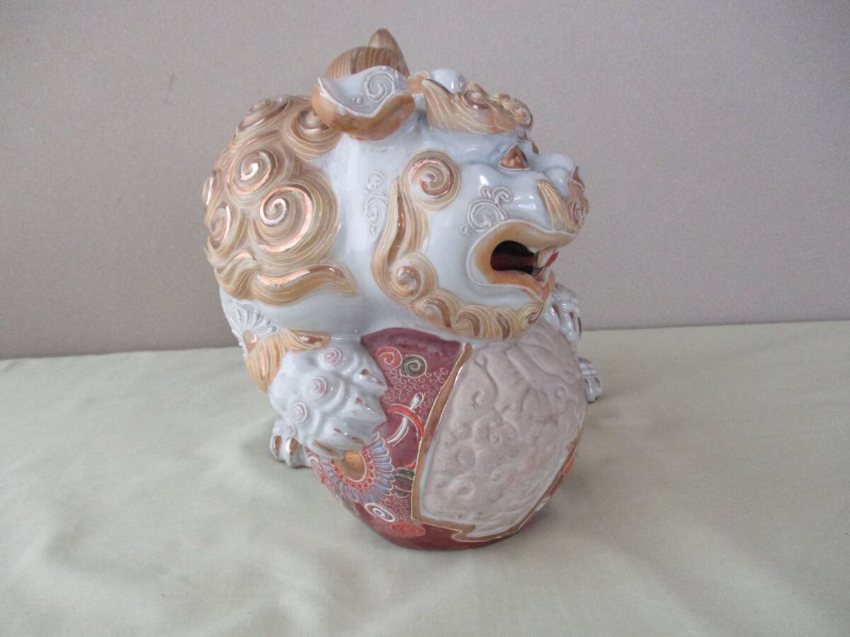 九谷焼の【獅子】 陶器製・陶芸・唐獅子・白獅子・玉乗り獅子 九谷焼の【獅子】 陶器製・陶芸・唐獅子・白獅子・玉乗り獅子