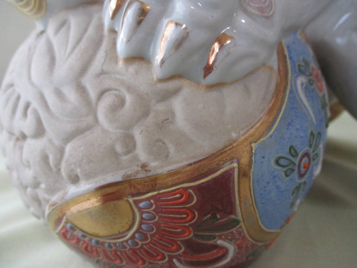 九谷焼の【獅子】 陶器製・陶芸・唐獅子・白獅子・玉乗り獅子 九谷焼の【獅子】 陶器製・陶芸・唐獅子・白獅子・玉乗り獅子