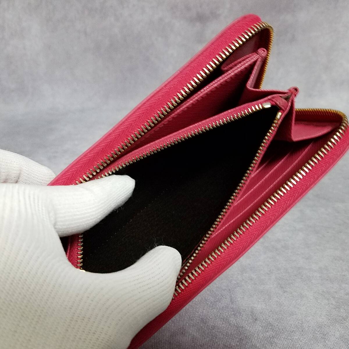 PRADA ミニ財布 ミニウォレット 手入れ済 PRADA ミニ財布 ミニウォレット 手入れ済