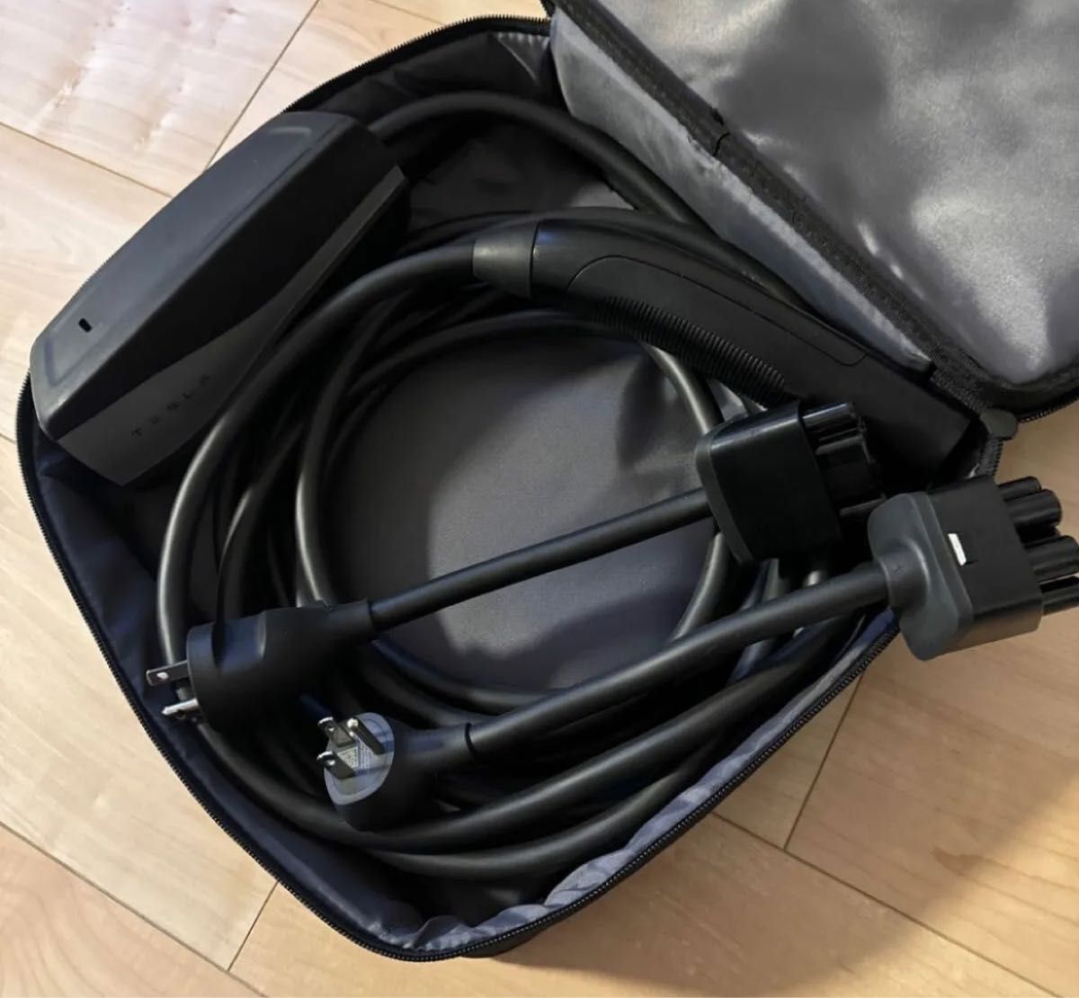 モバイルコネクター テスラ Tesla 充電器 TESLA|Yahoo!フリマ モバイルコネクター テスラ Tesla 充電器 TESLA|Yahoo!フリマ