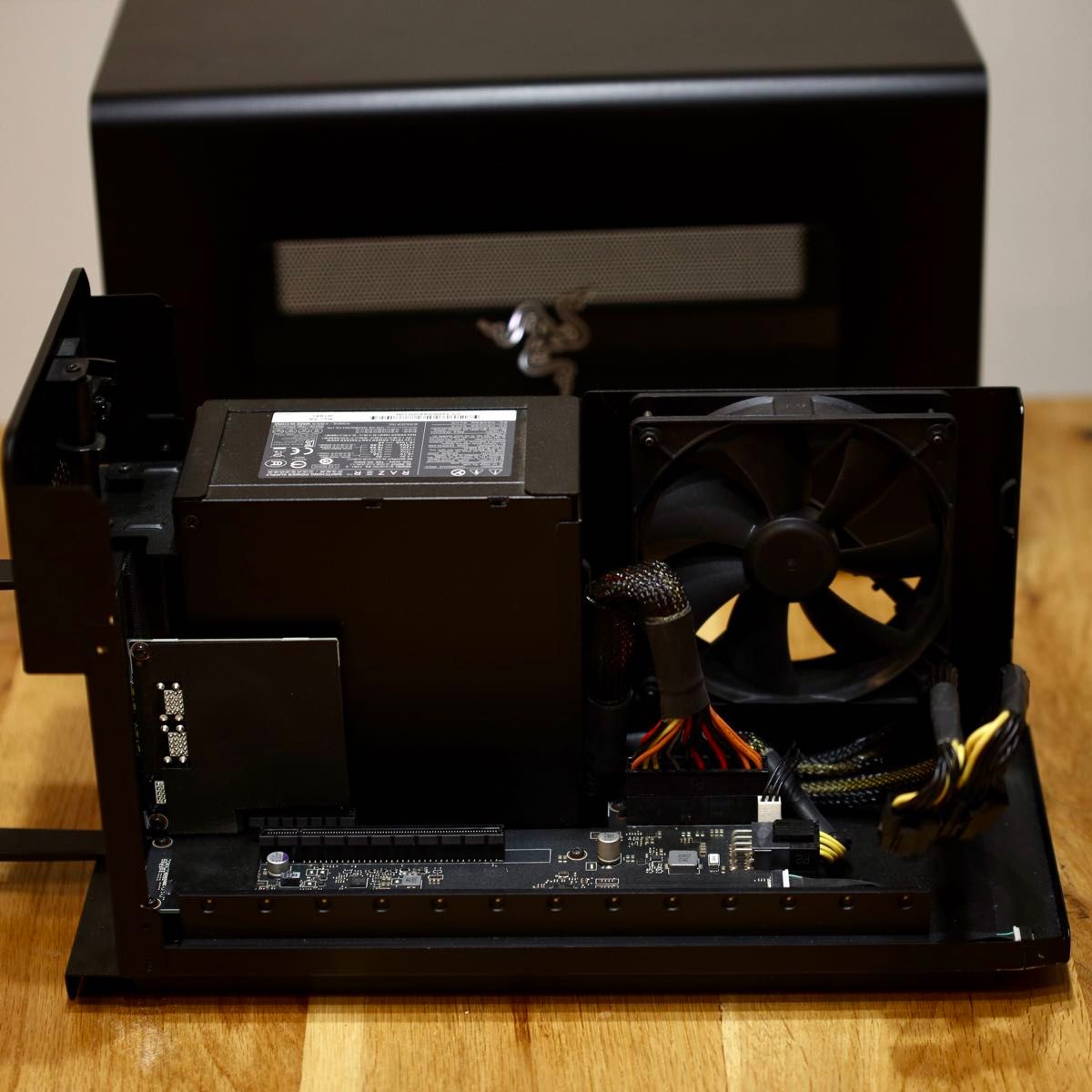 Razer Core X Chroma 外付けGPU eGPU Razer Core X Chroma 外付けGPU eGPU