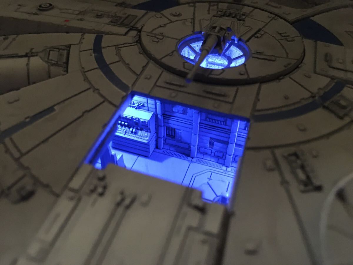 5780円 スターウォーズ 1/144 ミレニアム ファルコン 塗装済完成 5780円 スターウォーズ 1/144 ミレニアム ファルコン 塗装済完成