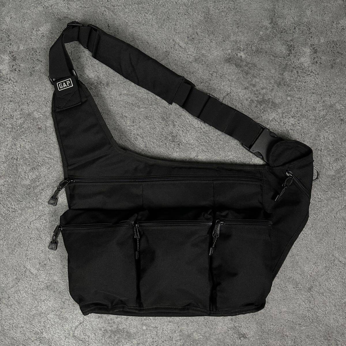 OLD GAP 00s Y2K TECH ワンショルダー ボディバッグ オールド OLD GAP 00s Y2K TECH ワンショルダー ボディバッグ オールド