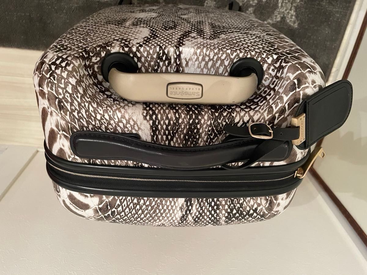 Samsonite BLACK LABEL/サムソナイト Spinner パイソン柄スーツ Samsonite BLACK LABEL/サムソナイト Spinner パイソン柄スーツ