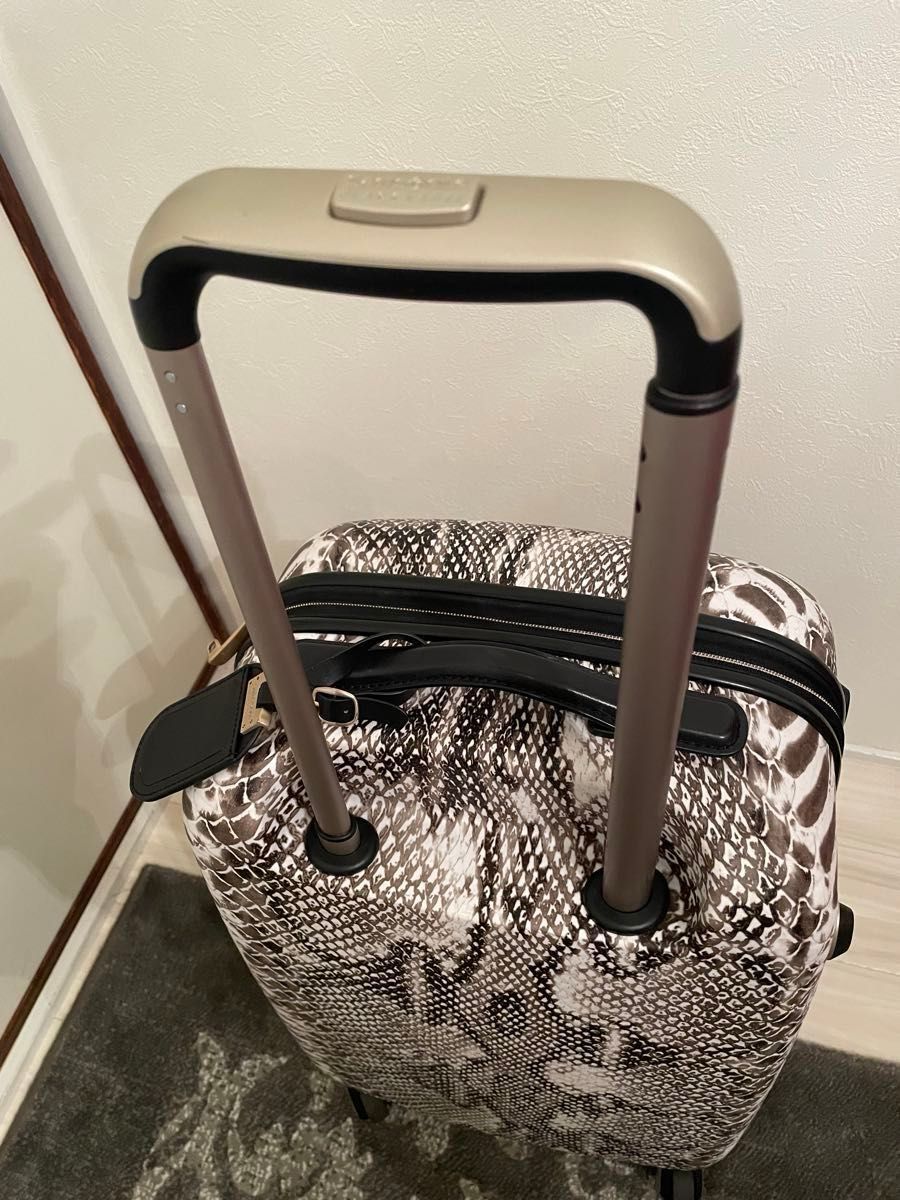 Samsonite BLACK LABEL/サムソナイト Spinner パイソン柄スーツ Samsonite BLACK LABEL/サムソナイト Spinner パイソン柄スーツ