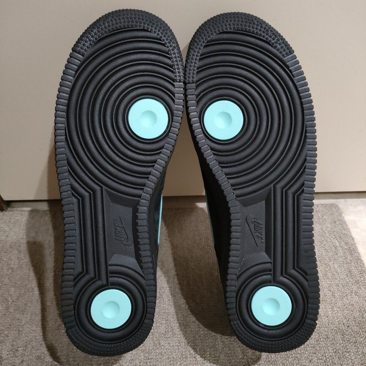 希少 レア 限定品 Tiffany NIKE エアフォース1 ナイキ 希少 レア 限定品 Tiffany NIKE エアフォース1 ナイキ