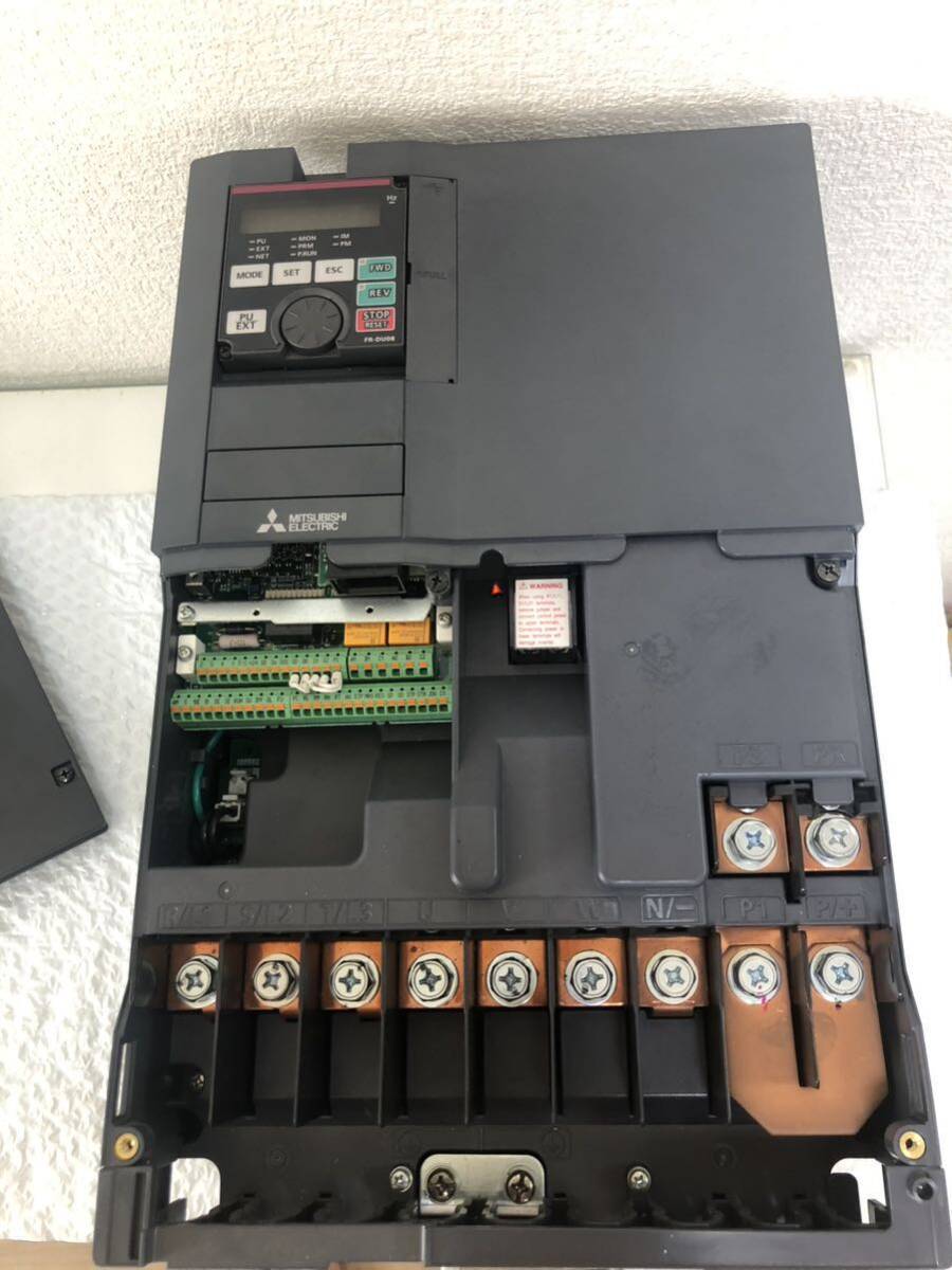 中古美品(動作確認済み)三菱電機インバータFR-F820-22K-1正規品 中古美品(動作確認済み)三菱電機インバータFR-F820-22K-1正規品