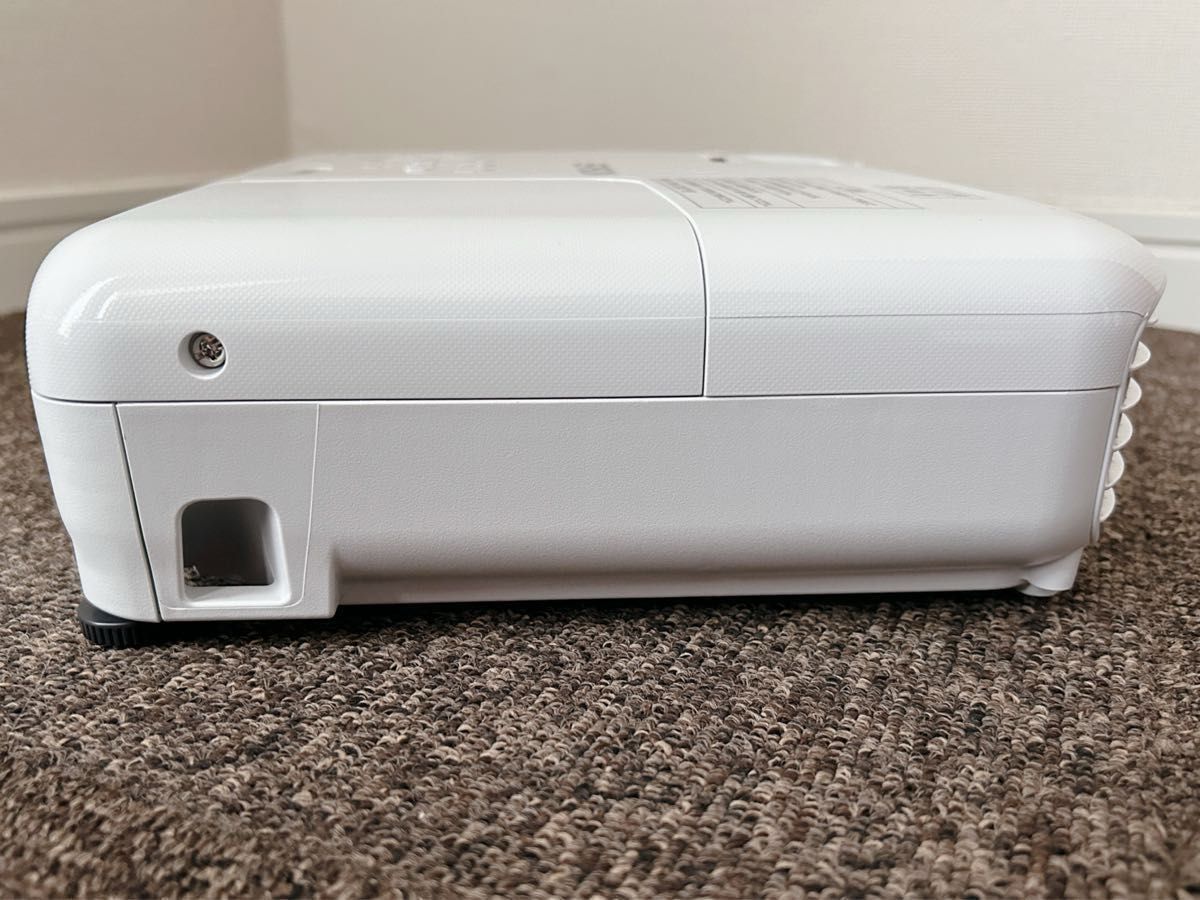 美品/ランプ点灯時間44H/数回使用/動作確認済】現行品 EPSON 美品/ランプ点灯時間44H/数回使用/動作確認済】現行品 EPSON