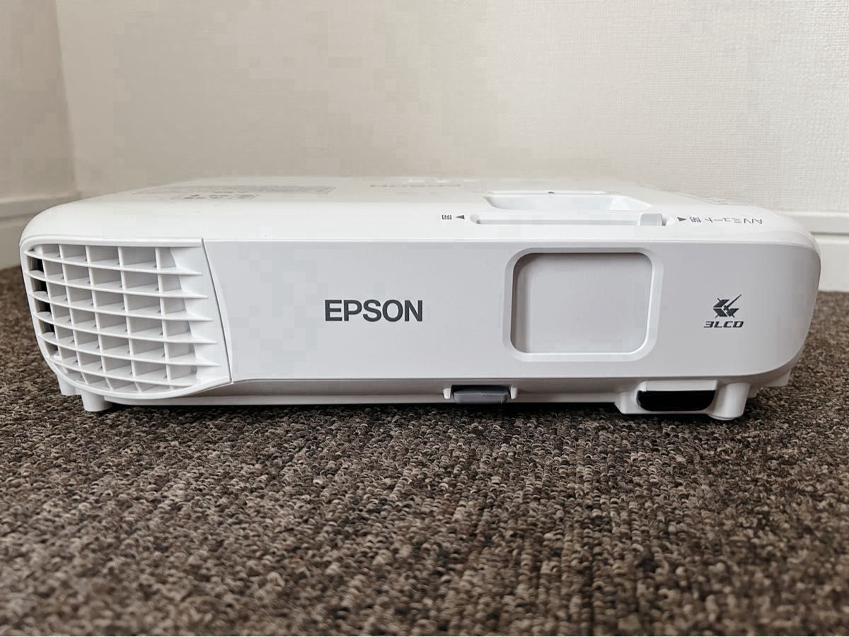 美品/ランプ点灯時間44H/数回使用/動作確認済】現行品 EPSON 美品/ランプ点灯時間44H/数回使用/動作確認済】現行品 EPSON