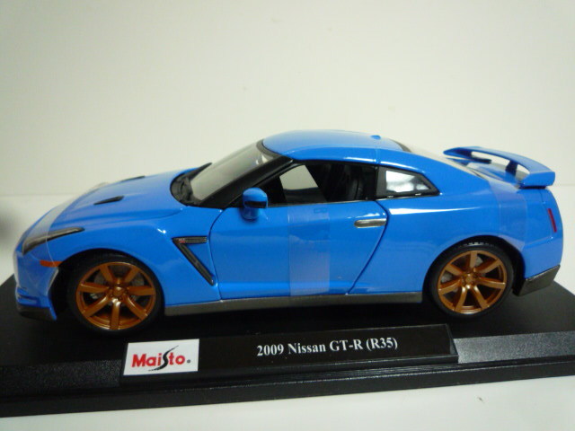  Maisto 1/18*2009 Nissan GT-R(R35) *2009 Nissan GT-R (R35)