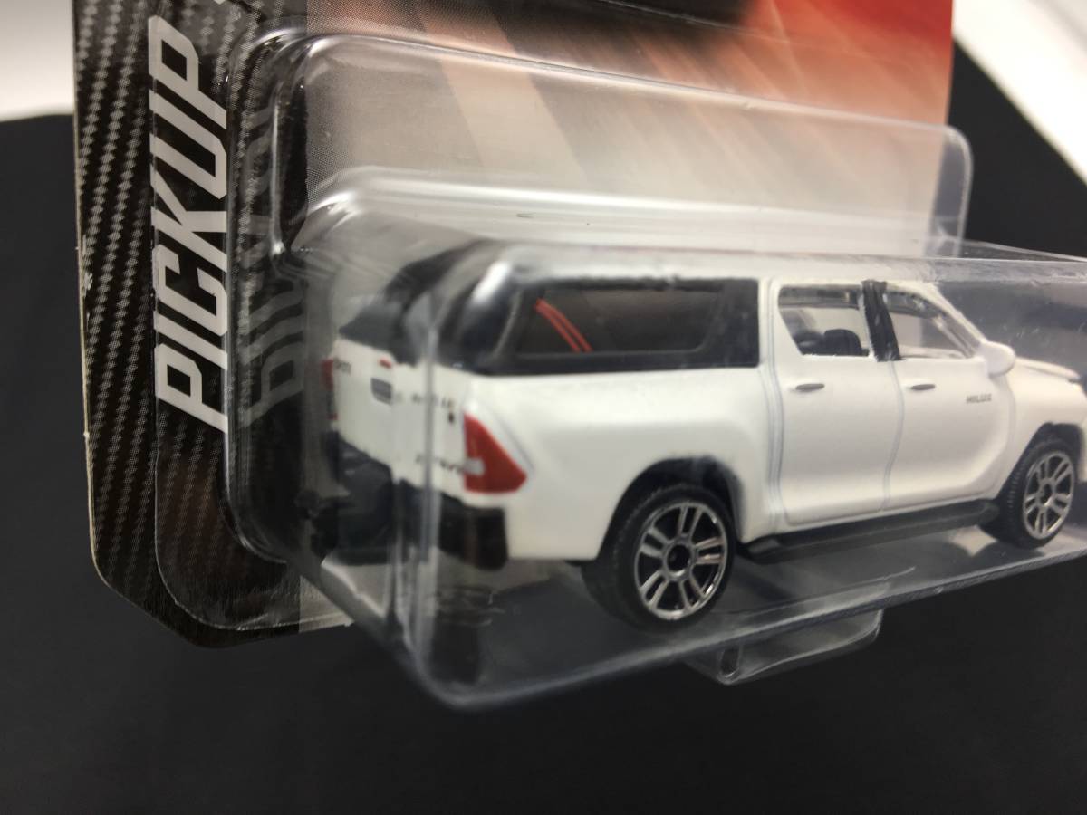 ★送料無料★　HILUX　REVO　キャノピー付き　1/58スケール ミニカー　白　MAJORETTE　マジョレット　ハイラックス　CANOPY GUN125モデル_画像3