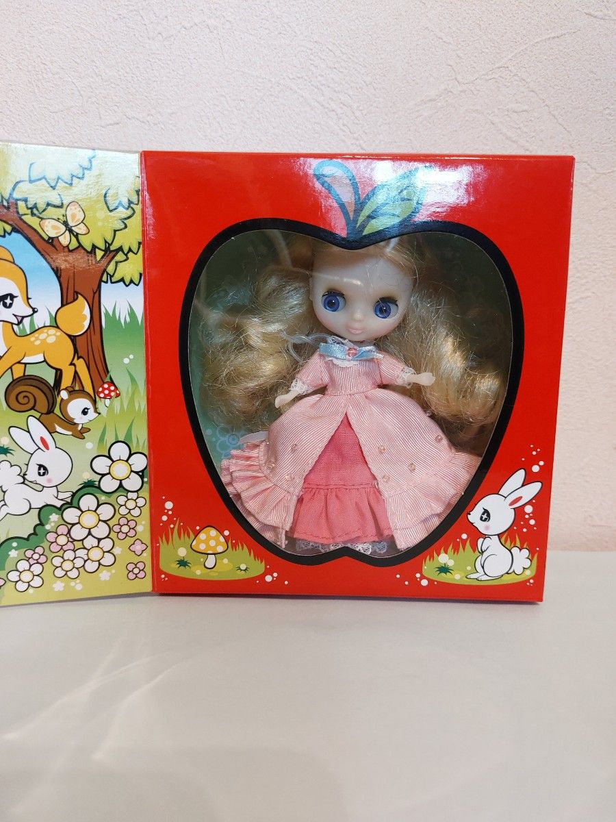 プチブライス CWC限定 レッドアップル Blythe タカラトミー プチブライス CWC限定 レッドアップル Blythe タカラトミー