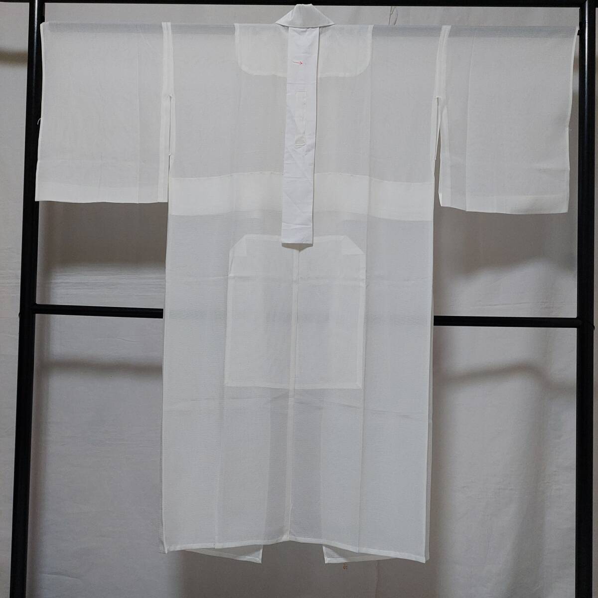【桐徳】夏絽白襦袢｛正絹*駒絽*白地*長襦袢｝*丈133-裄68*白地*衣紋抜き付き*居敷当て布付き*半衿付き*№6657