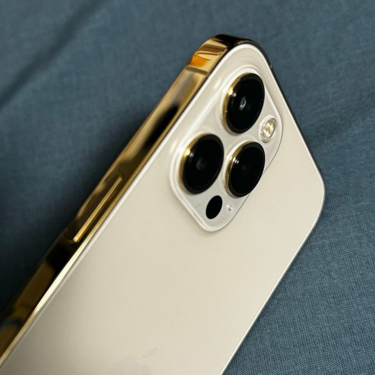 美品 Apple iPhone12 Pro Max 256GB ゴールド SIMフリー 小傷 美品 Apple iPhone12 Pro Max 256GB ゴールド SIMフリー 小傷