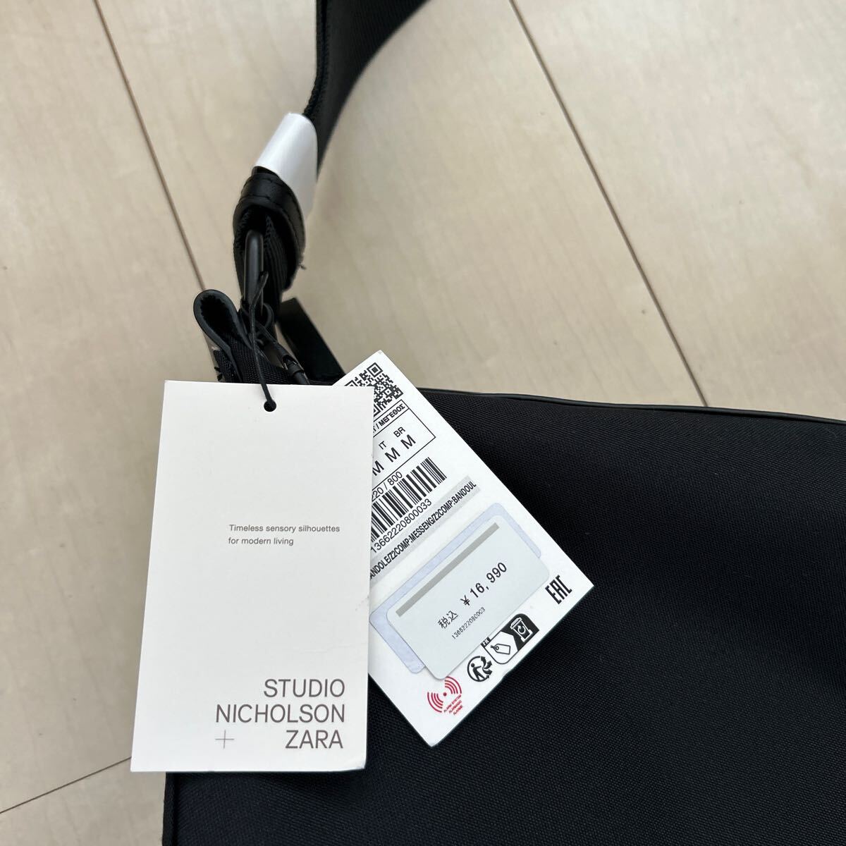 新品未使用 ZARA スタジオニコルソン SOFTクロスボディバッグ 新品未使用 ZARA スタジオニコルソン SOFTクロスボディバッグ