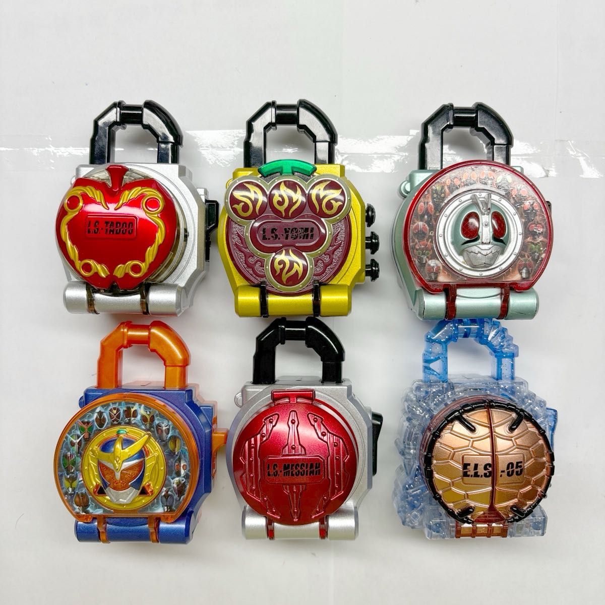 本日限定価格 ) 仮面ライダー鎧武 DXロックシード まとめ売り 本日限定価格 ) 仮面ライダー鎧武 DXロックシード まとめ売り