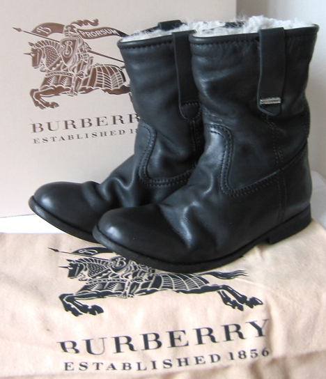 ★Burberry バーバリー ショート ブーツ 黒 ファー EUR38.5 24.5cm 新品