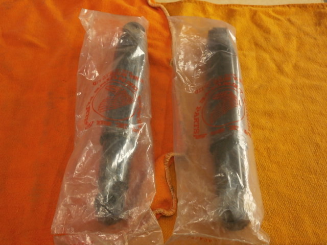  rare goods new goods * unused that time thing Honda original rear dumper rear shock 2 pcs set part number 52610-611-004 TN-7 TN 360 Z life 