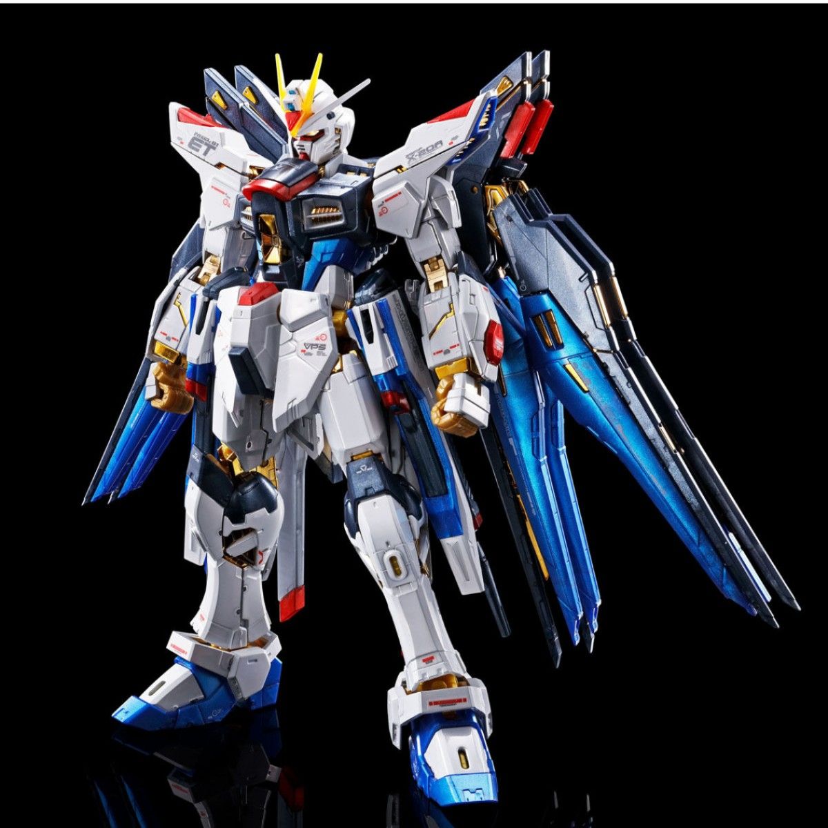 RGストライクフリーダムガンダム 【チタニウムフィニッシュ】&天空の翼拡張パーツ RGストライクフリーダムガンダム 【チタニウムフィニッシュ】&天空の翼拡張パーツ
