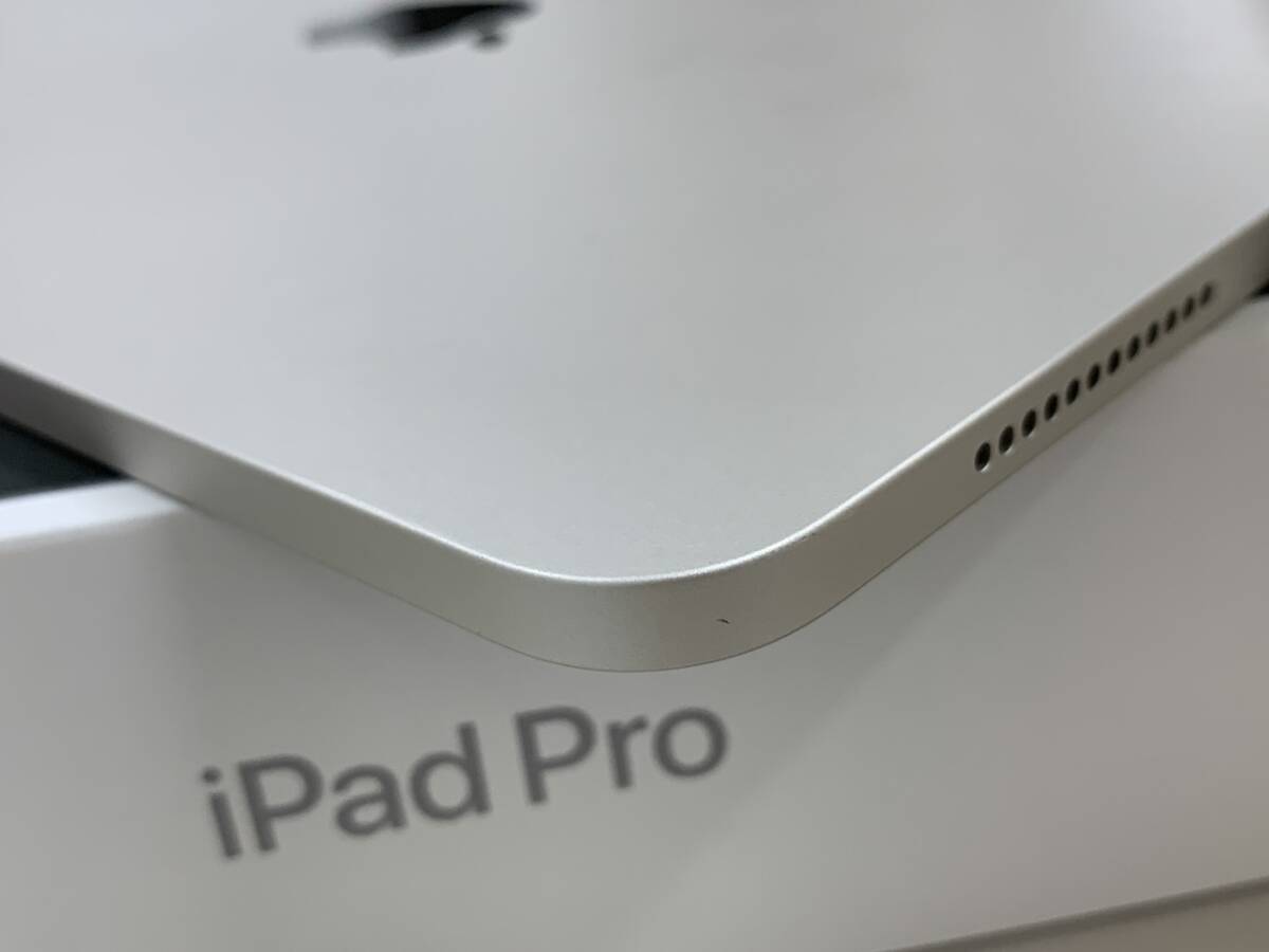 美品・13回使用 iPad Air 11インチ M2チップ 2024年 Wi-Fiモデル 美品・13回使用 iPad Air 11インチ M2チップ 2024年 Wi-Fiモデル