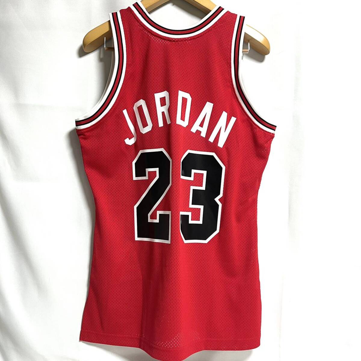 Mitchell&Ness AUTHENTIC JERSEY #23 MICHAEL JORDAN 84-85 Mitchell&Ness AUTHENTIC JERSEY #23 MICHAEL JORDAN 84-85