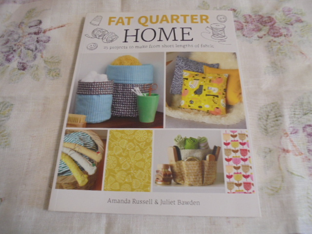 洋書Fat Quarter Home　家庭で役立つ小物25プロジェクト　ミシンで素早く簡単に　_画像1