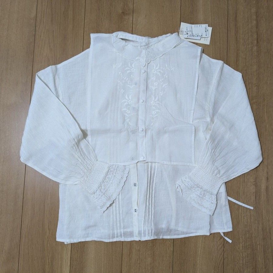 新品未使用】Kazumi×SamansaMos2 レースベスト&リネンブラウス 新品未使用】Kazumi×SamansaMos2 レースベスト&リネンブラウス
