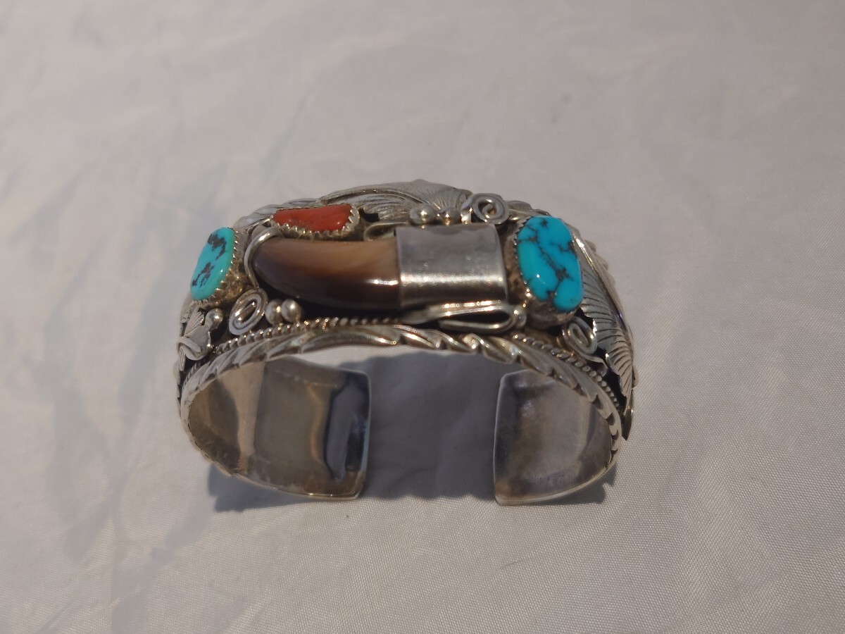 ビンテージナバホ族 NAVAJO・Mトーマスジュニア作バングル ビンテージナバホ族 NAVAJO・Mトーマスジュニア作バングル