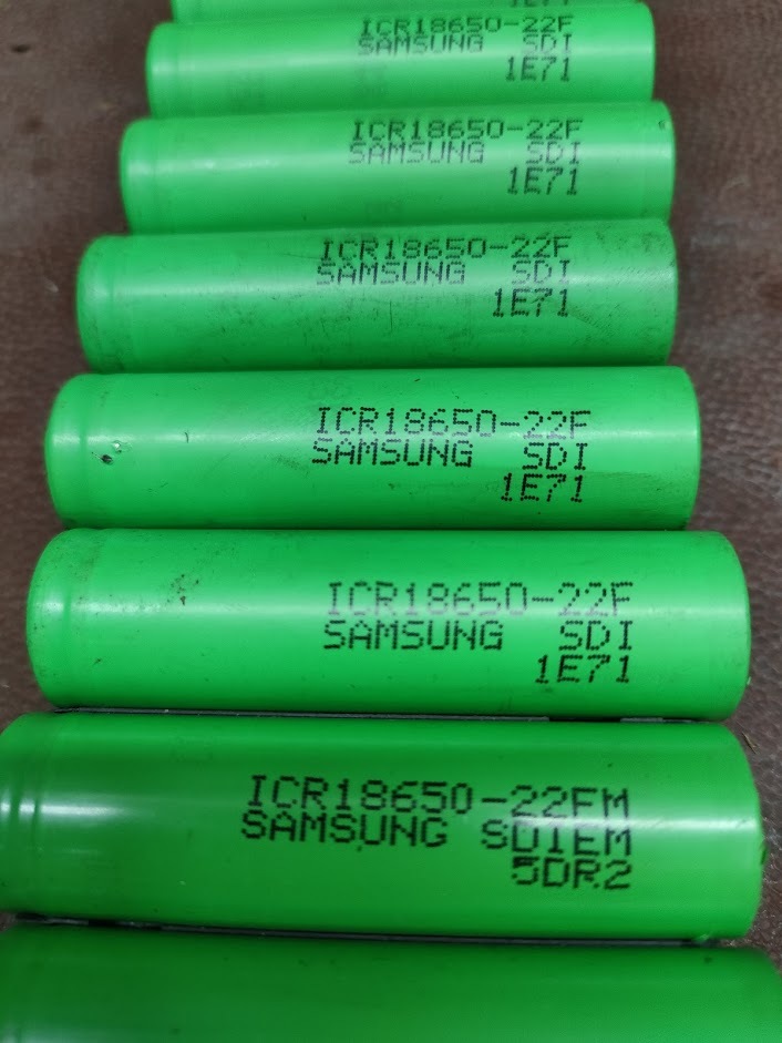 Y132 18650 lithium ion single battery 8 pcs set!!!