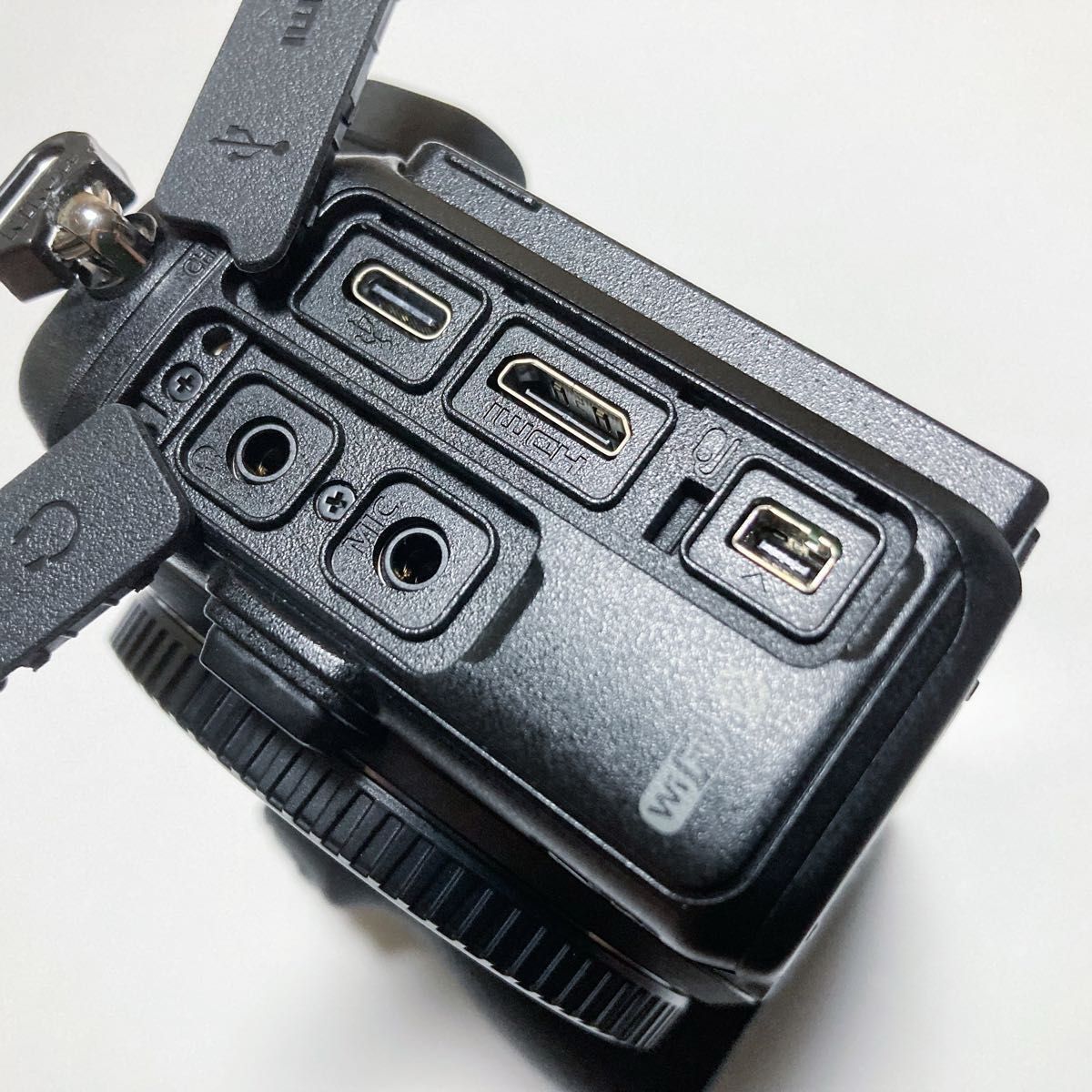 極美品 Nikon Z5 ボディ シャッター回数 3991回 ニコン ミラー 極美品 Nikon Z5 ボディ シャッター回数 3991回 ニコン ミラー