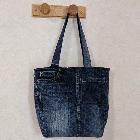 USEDデニムのリメイクバッグ((ハンドメイド))★デニムリメイク★肩がけバッグ、手提げバッグ ファスナーポケット付 USEDデニムのリメイクバッグ((ハンドメイド))★デニムリメイク★肩がけバッグ、手提げバッグ ファスナーポケット付