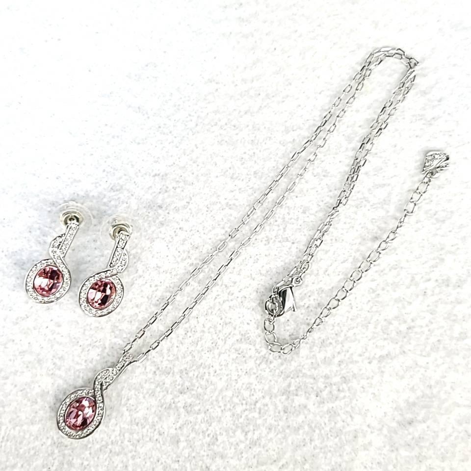 未使用級 スワロフスキー SWAROVSKI タイラ Tyra ネックレス 未使用級 スワロフスキー SWAROVSKI タイラ Tyra ネックレス