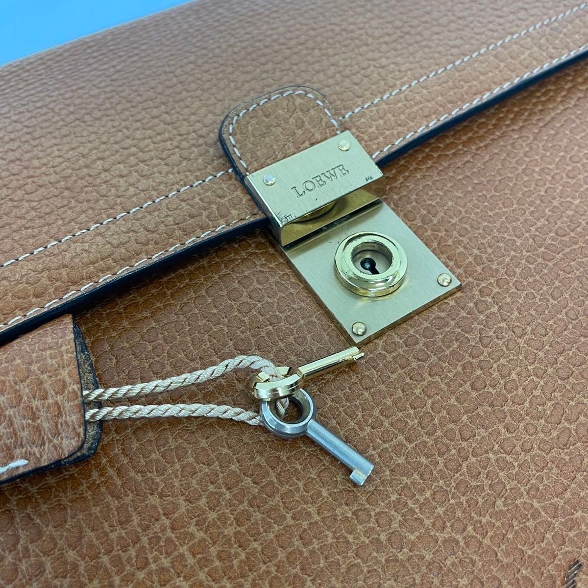 ロエベ ビジネスバッグ カーフスキン ベージュキャメル LOEWE ロエベ ビジネスバッグ カーフスキン ベージュキャメル LOEWE